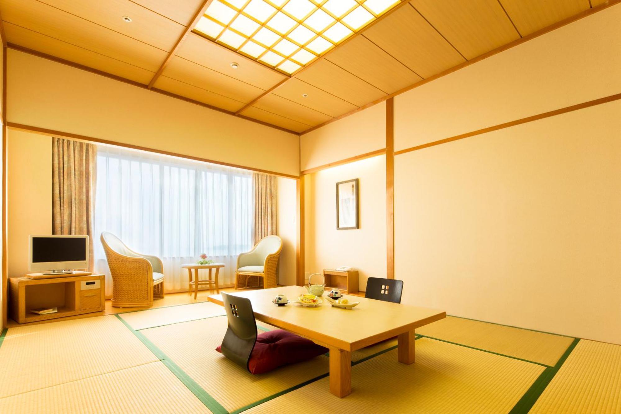 Ana Holiday Inn Resort Miyazaki By Ihg Exterior photo
